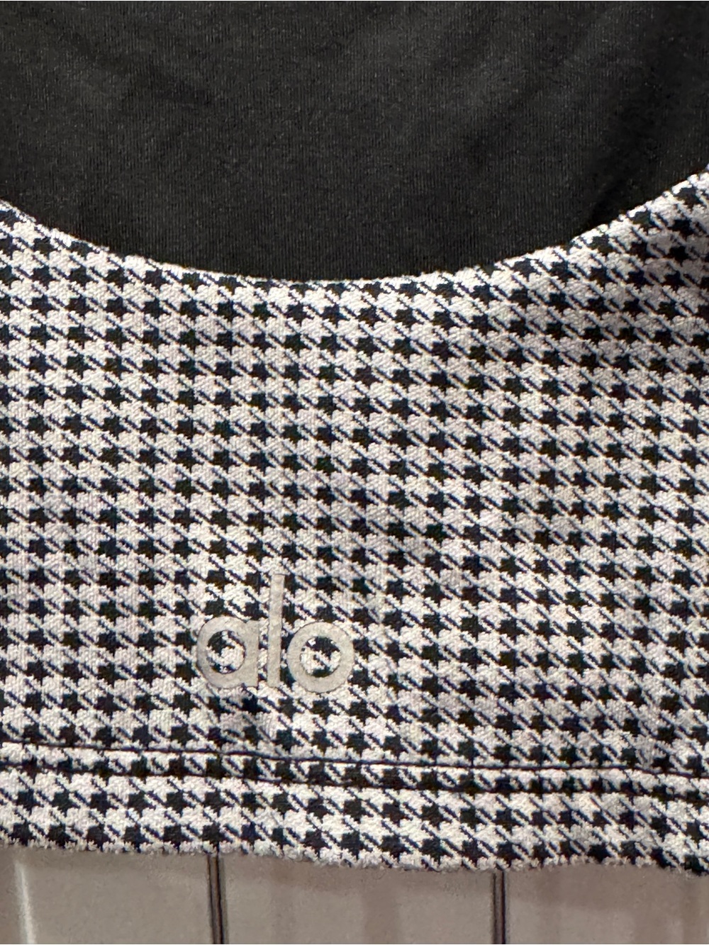 ALO Yoga Airtech Micro Houndstooth Bra & Micro Houndstooth Biker Short Set $158 - Picture 15 of 16